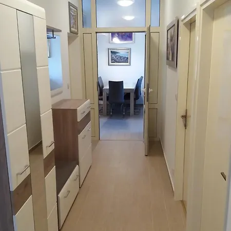 Apartment By The Sea Duce, Omis - 946 Duce