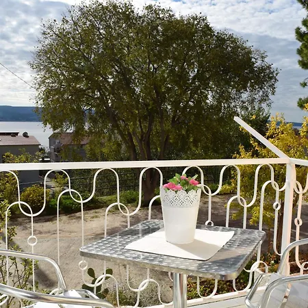 Apartment By The Sea Duce, Omis - 946 Duce