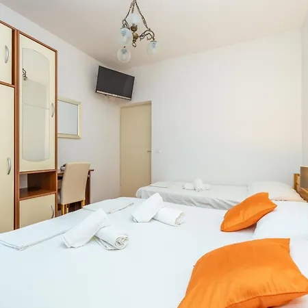 Apartment By The Sea Duce, Omis - 946 Duce