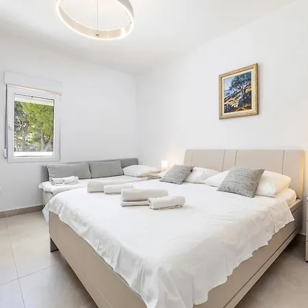 Apartment By The Sea Duce, Omis - 946 Duce