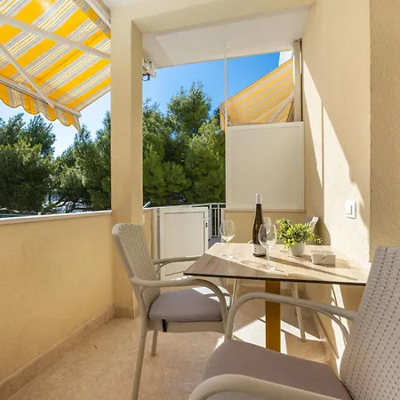 Apartment By The Sea Duce, Omis - 946 Duce